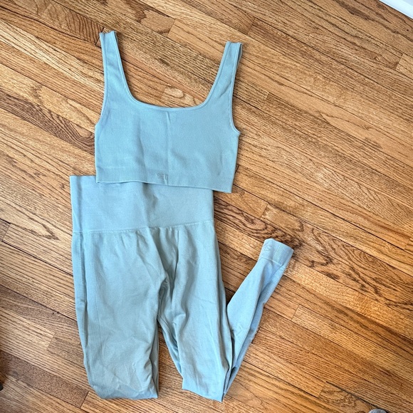 SET Active Pants - SET Active Light Blue Leggings and Top Set